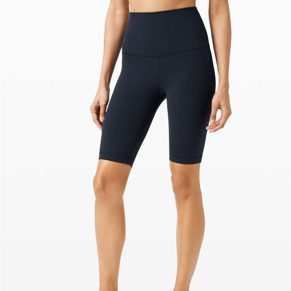 Lululemon Align Super High Rise Short *10"
True Navy